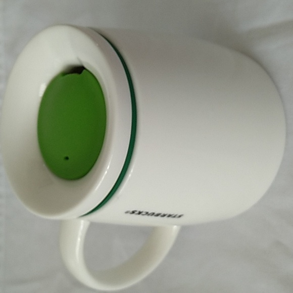 COPY - Starbucks Mug with Lid - Picture 3 of 8